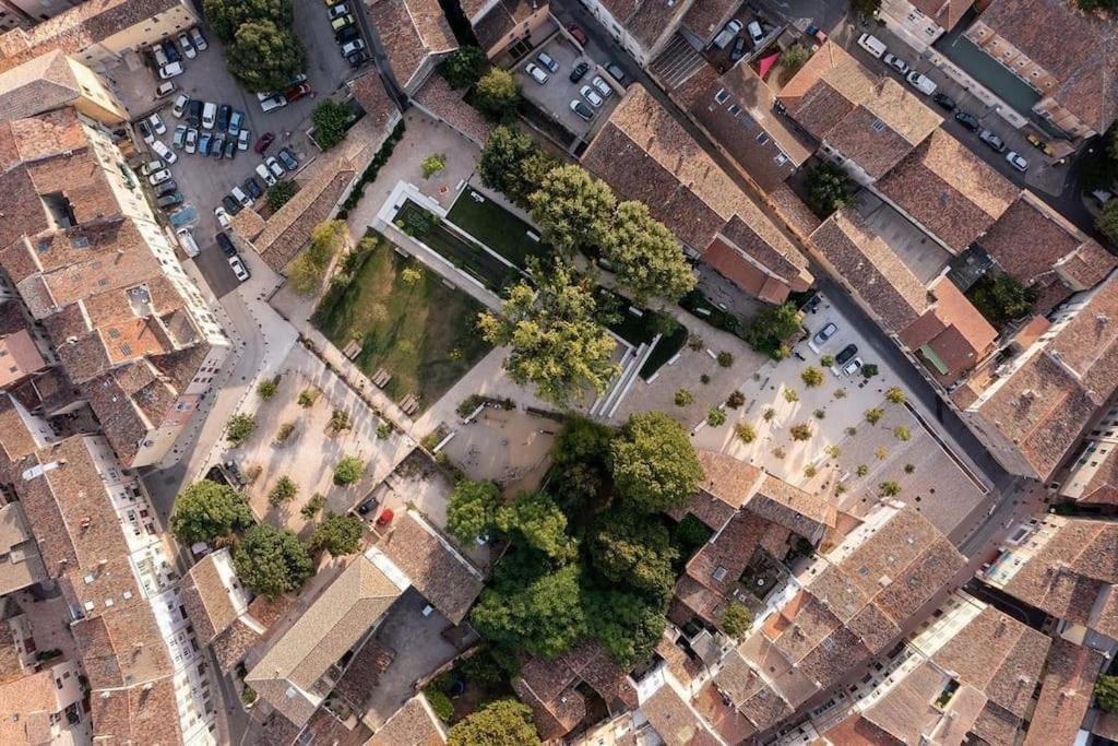 Taote - Studio Avec Terrasse Au Coeur De Ville Brignoles Buitenkant foto