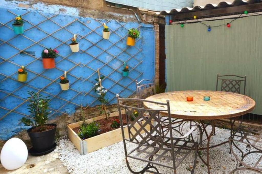 Taote - Studio Avec Terrasse Au Coeur De Ville Brignoles Buitenkant foto